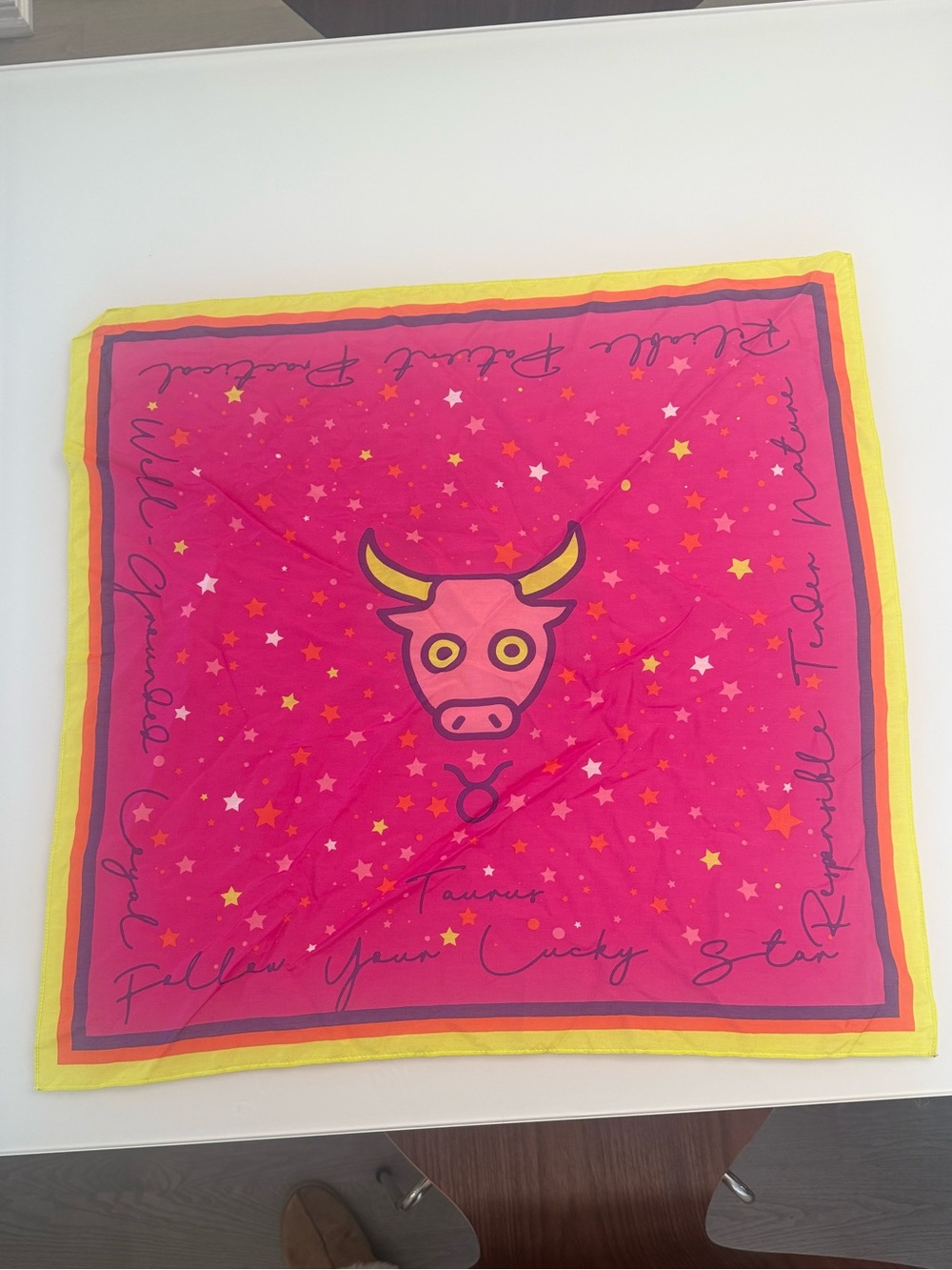 FRAAS Silk Taurus Gift Boxed Scarf - BNWT - Picture 2 of 3